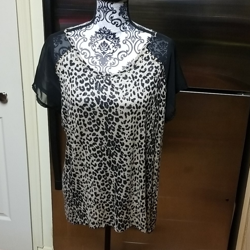 Signature Studio Top